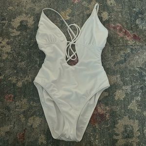 🐑NWOT One Piece Swimsuit🐑
